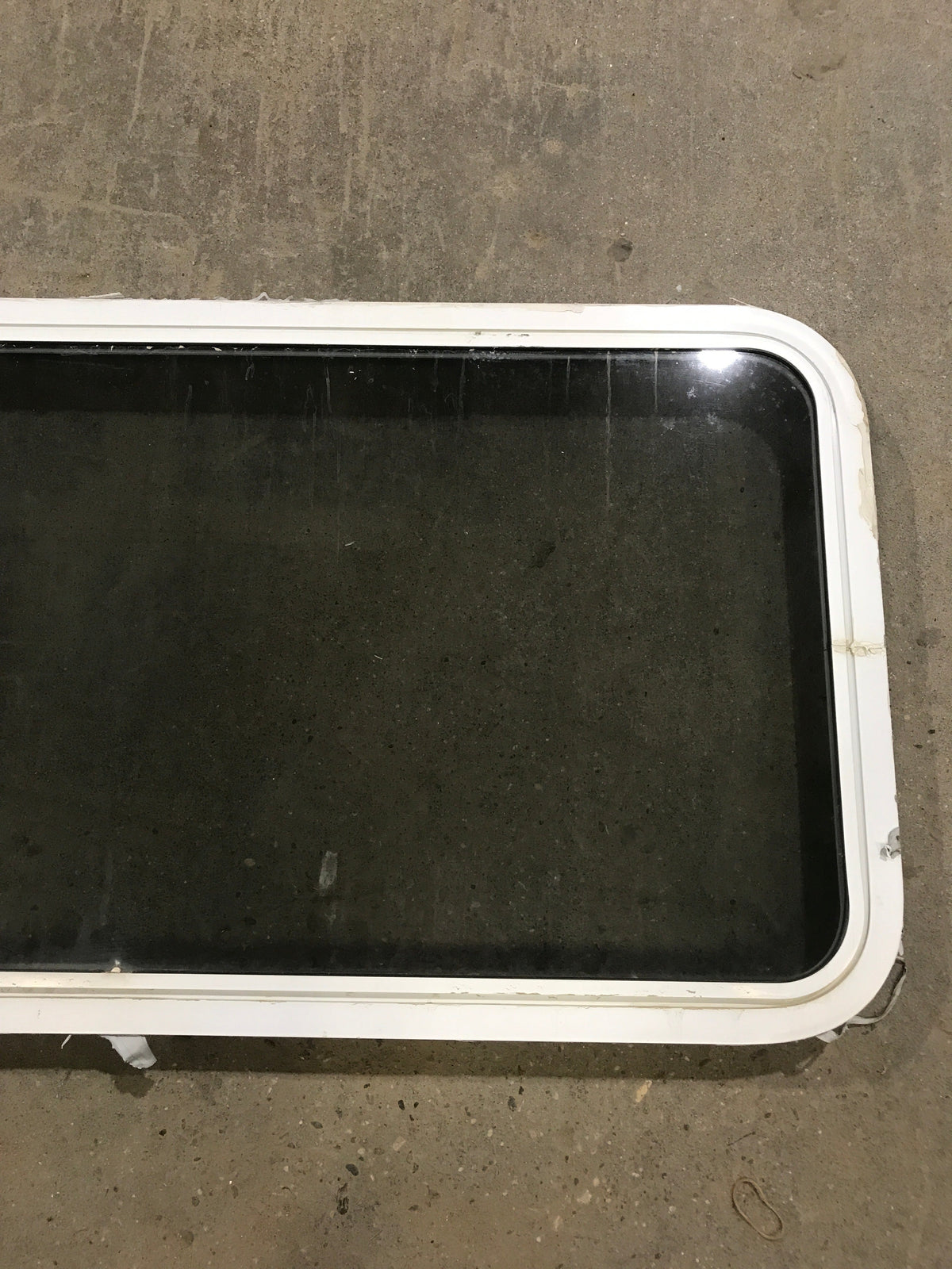 Used White Radius Non Opening Window : 47 3/4 W x 21 1/2 H x 2 D