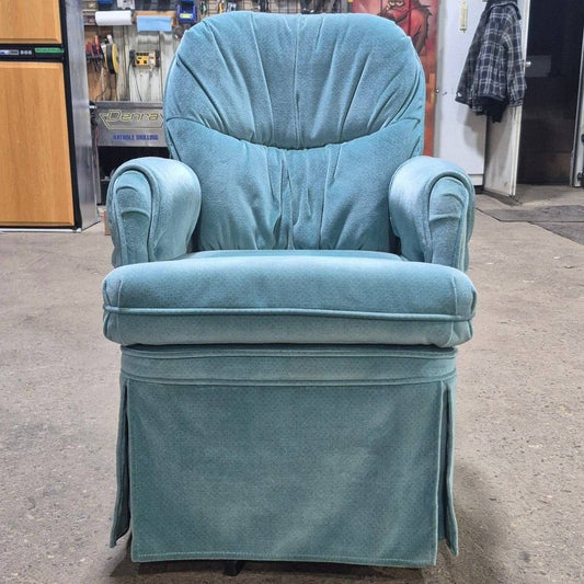 Used RV Chair - 38 1/4 H x 25 W x 28 D
