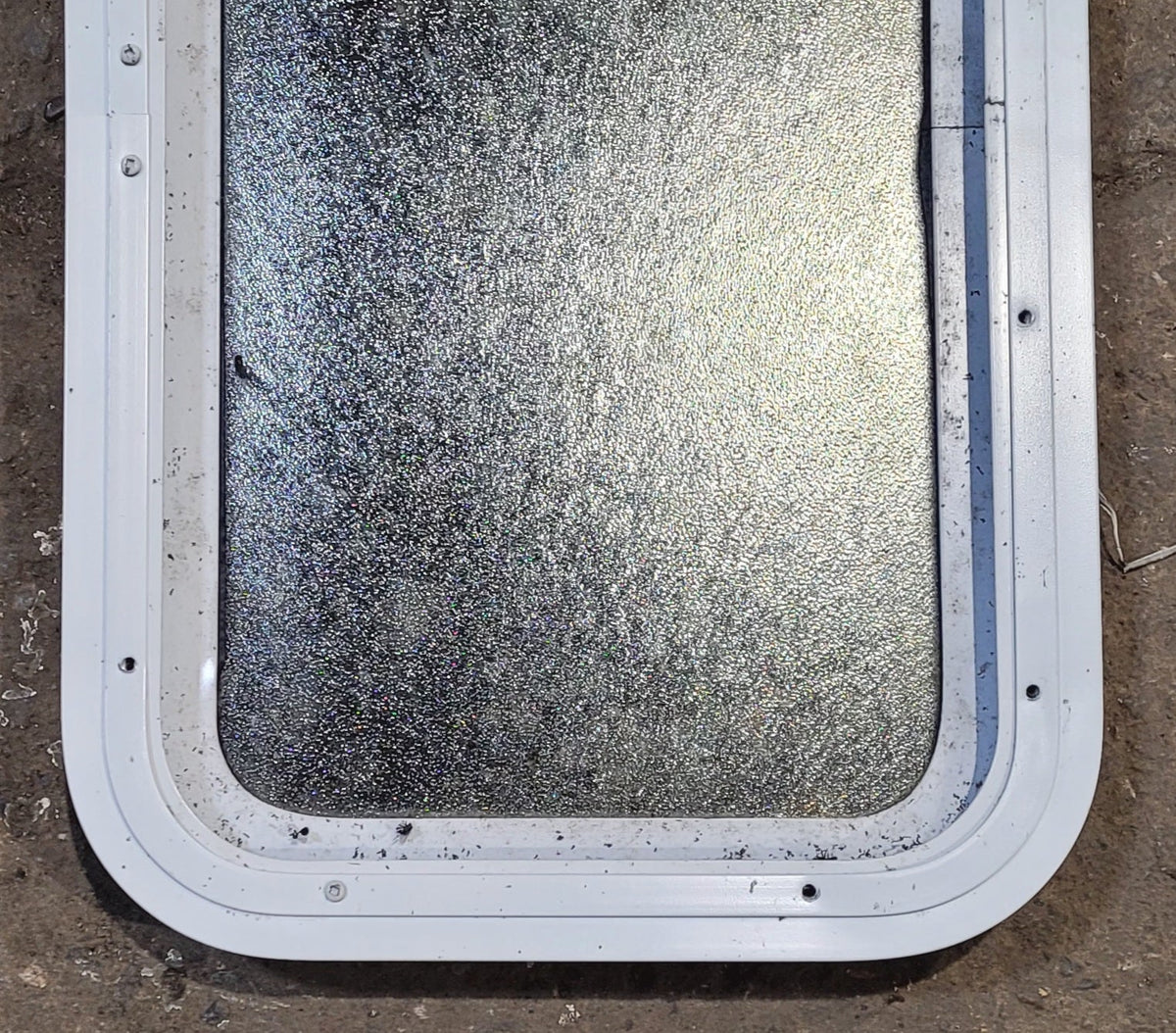 Used White Radius Non Opening Window : 13 1/2 W x 23 1/2 H x 1 7/8 D