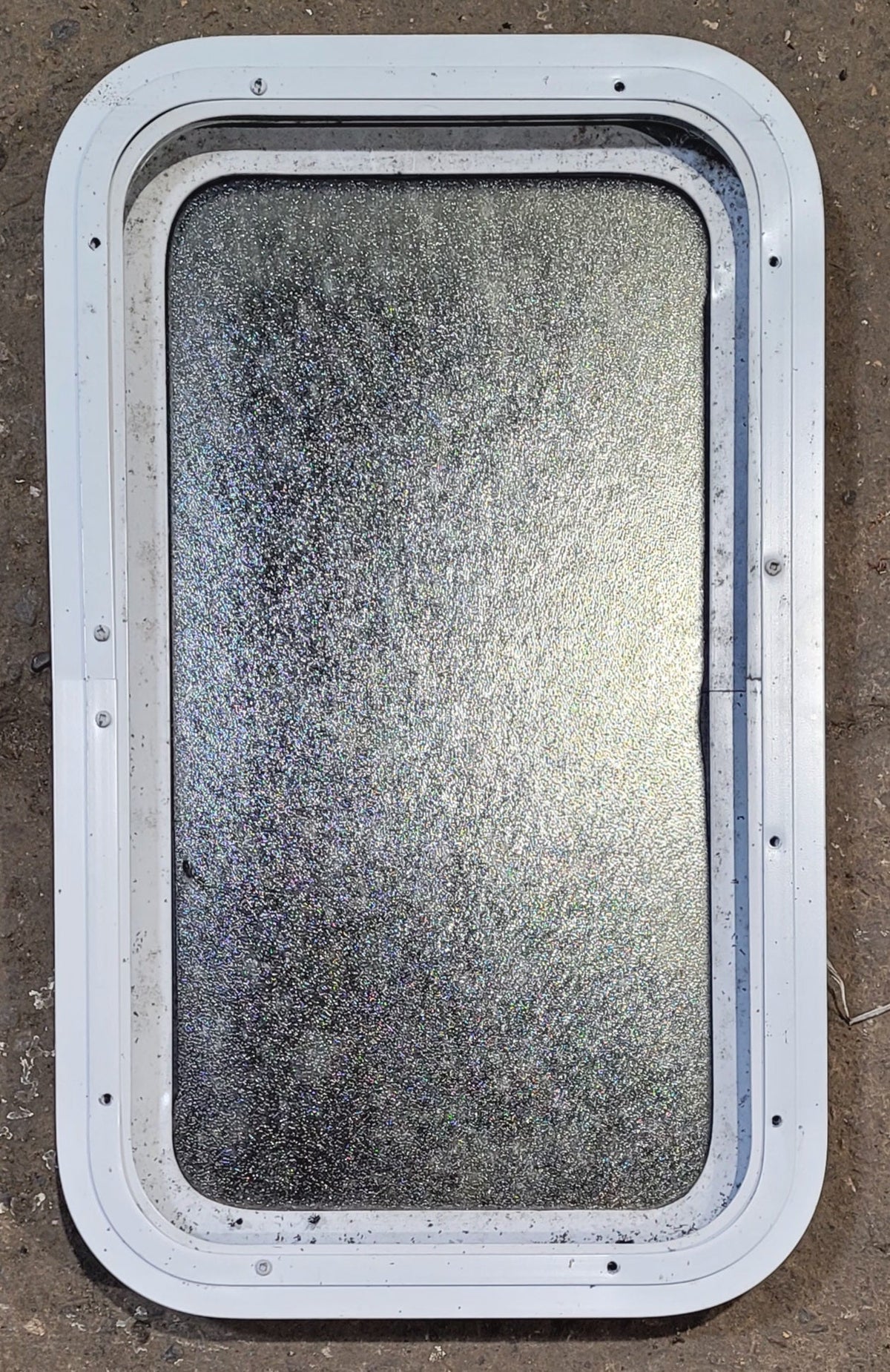 Used White Radius Non Opening Window : 13 1/2 W x 23 1/2 H x 1 7/8 D