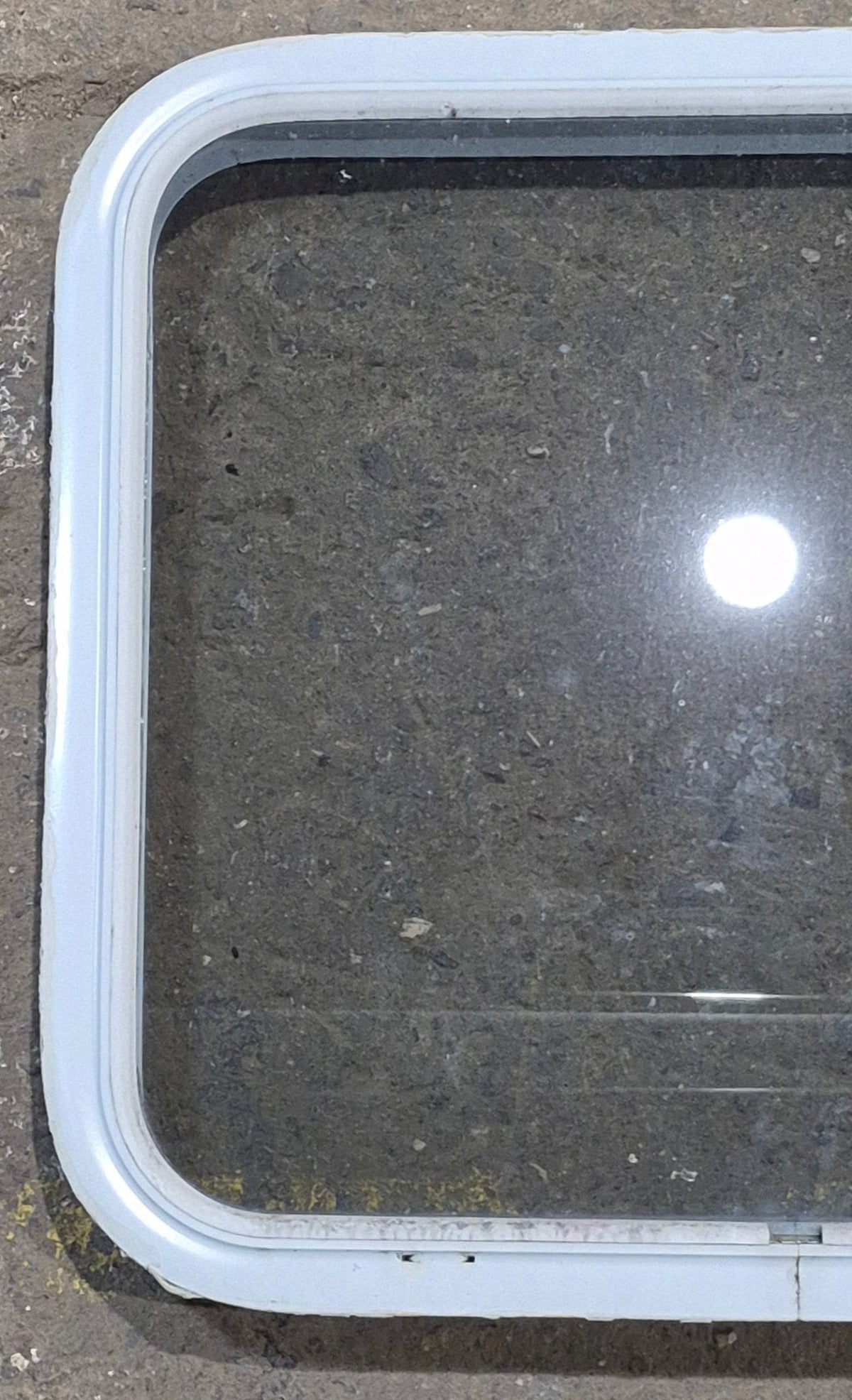 Used White Radius Non Opening Window : 23 1/2 W x 21 1/4 H x 1 7/8 D