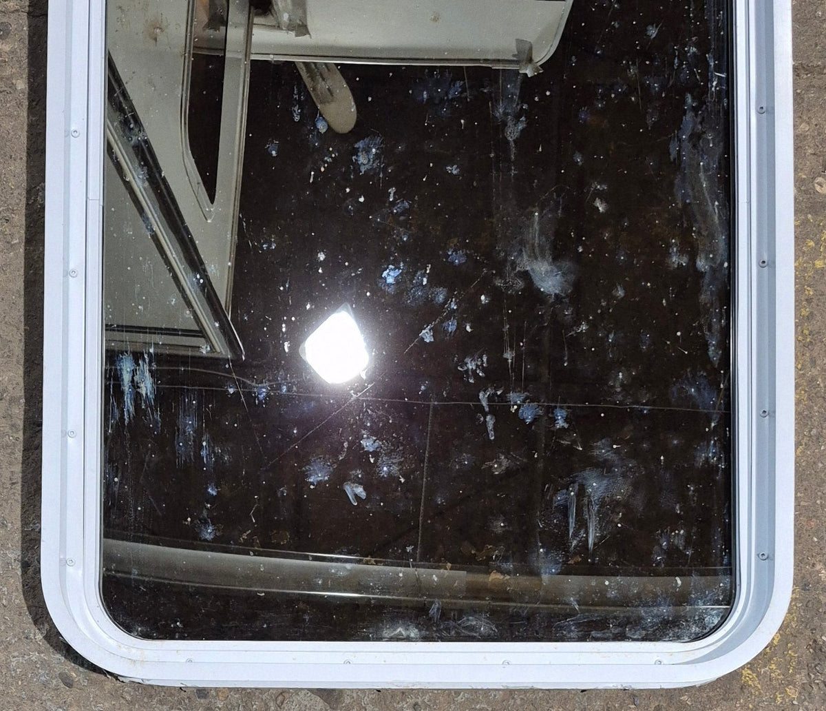 Used White Radius Non Opening Window : 26 1/4 W x 35 1/2 H x 1 7/8 D