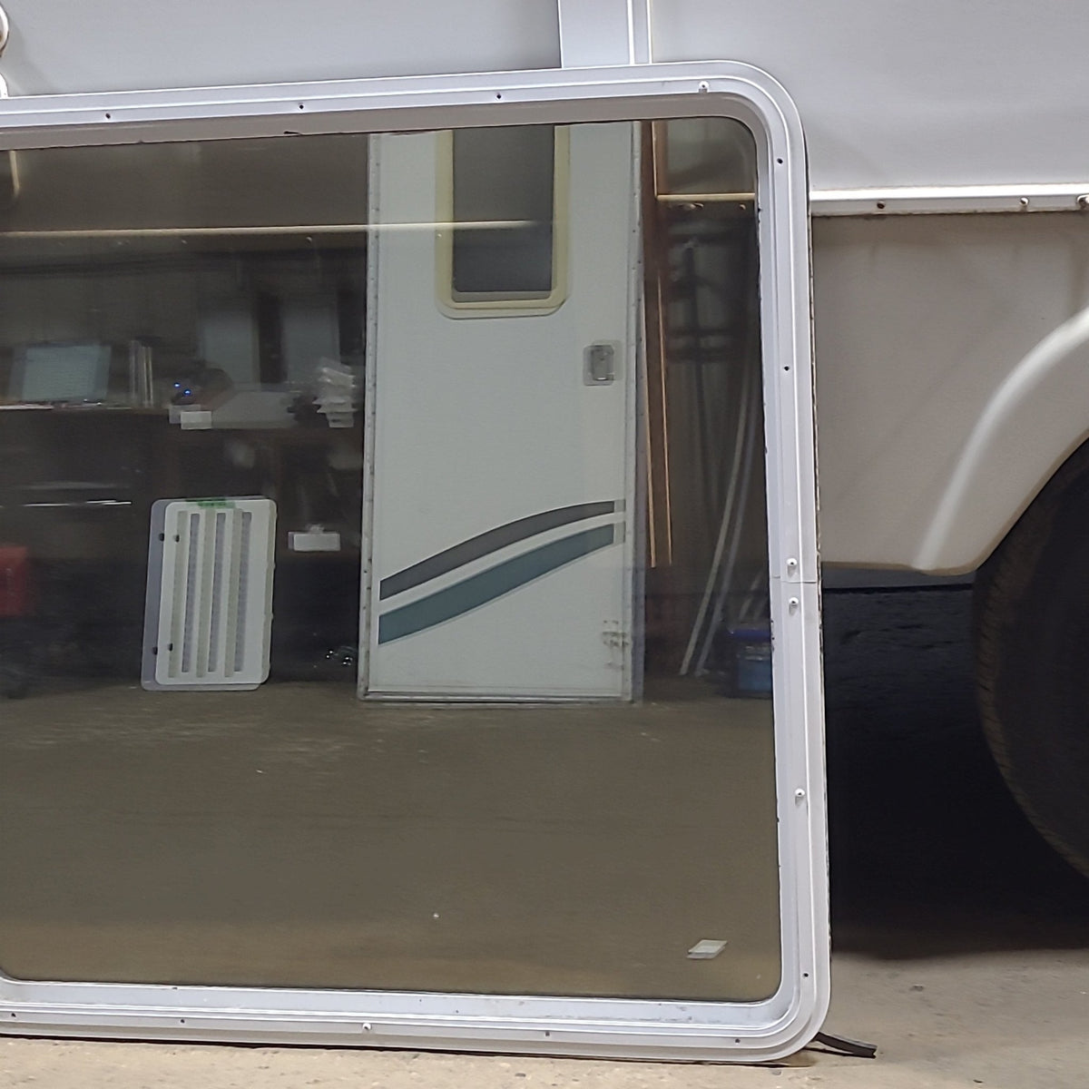 Used White Radius Non Opening Window : 41 1/2 W x 42 1/4 H x 1 7/8 D