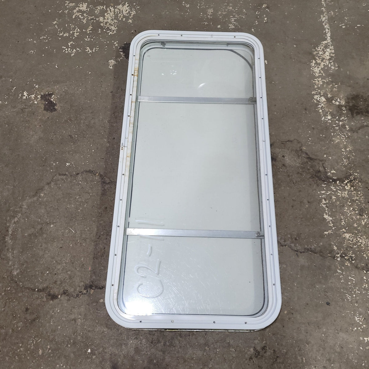 Used White Radius Non-Opening Window With Rock Guard Cover : 47 1/4 X 21 3/4  X 2 D
